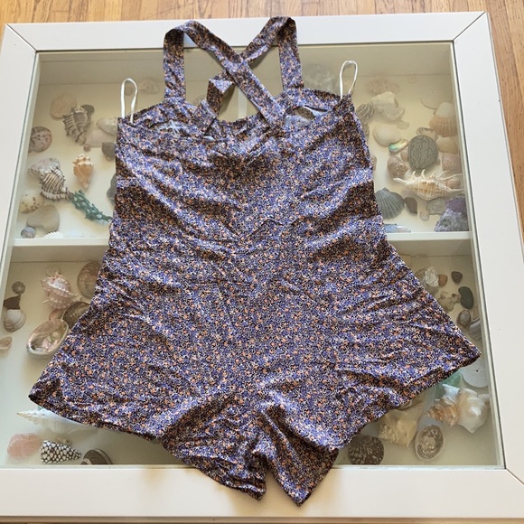 Brand New. RIPCURL shorts/dress. Floral design. - Picture 3 of 4